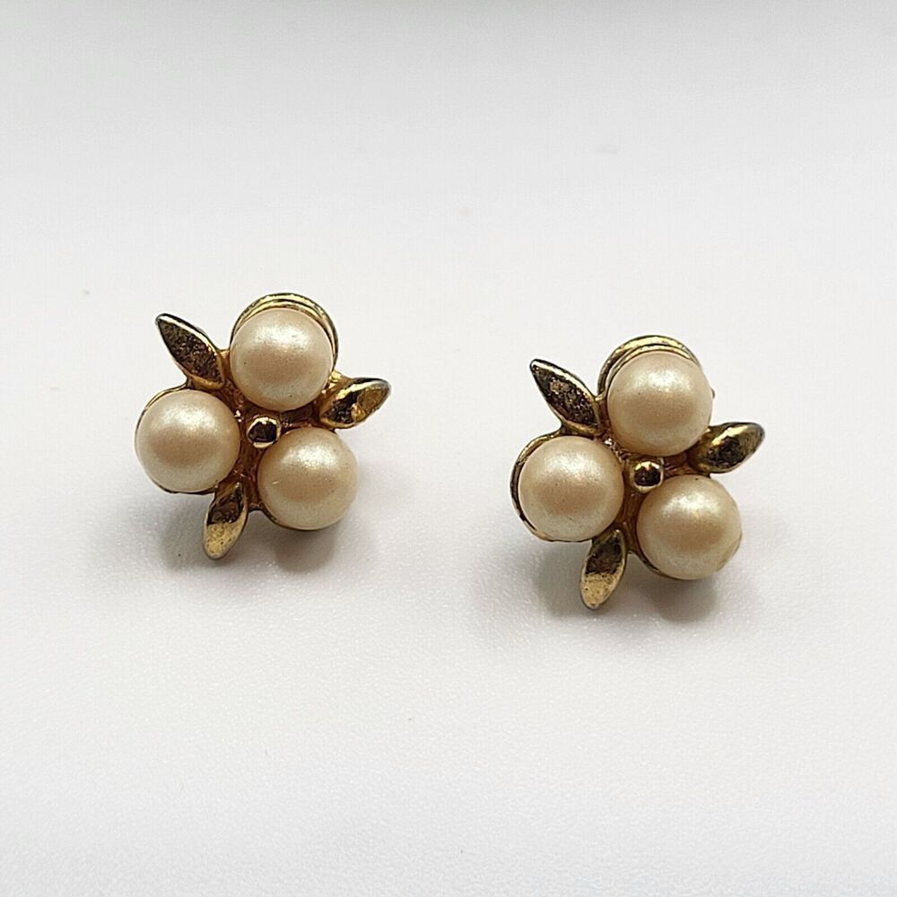 Vintage Monet Post Stud Earrings Triple Pearl and Gold Leaves .5 in - Picture 2 of 6
